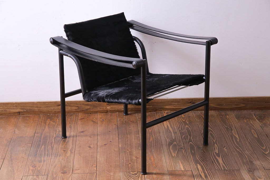 中古 Cassina(カッシーナ) ル・コルビュジエ 黒・仔牛毛皮 LC1 中古 Cassina(カッシーナ) ル・コルビュジエ 黒・仔牛毛皮 LC1
