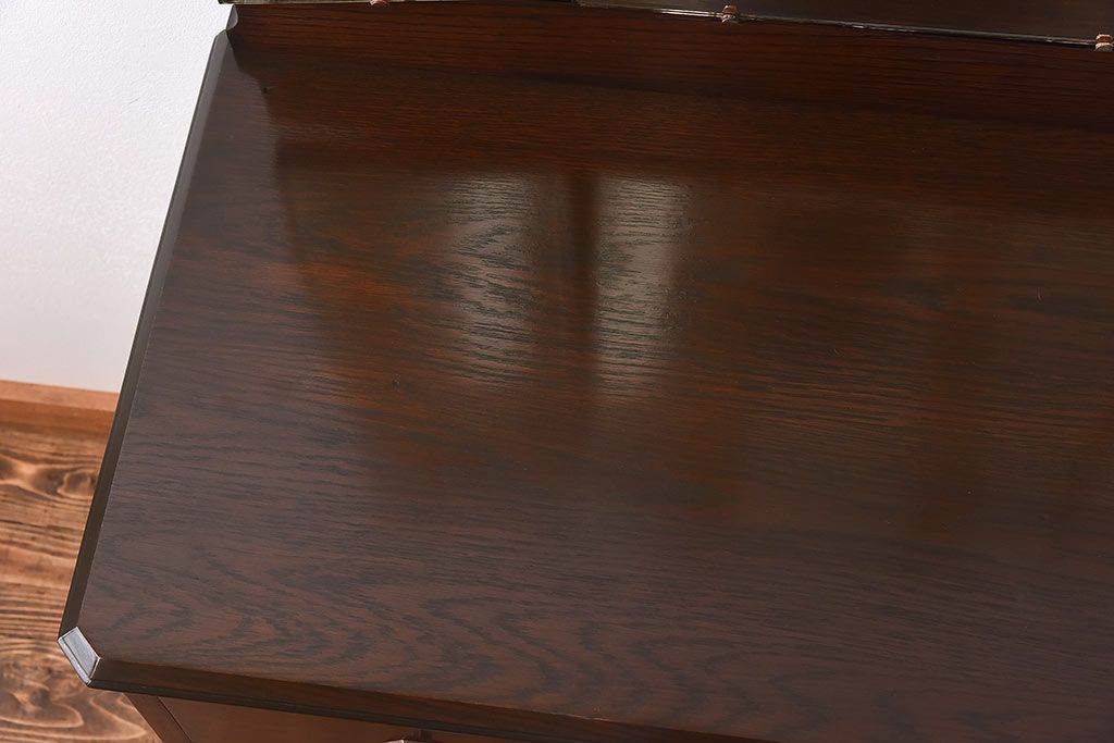 アンティーク家具　1920年頃　オーク材　クラシカルな雰囲気漂う小振りなドレッシングチェスト(ドレッサー)