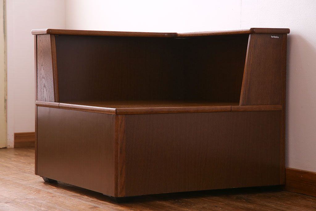 中古 カリモク シンプルなデザインの収納付きコーナーテーブル(サイド 