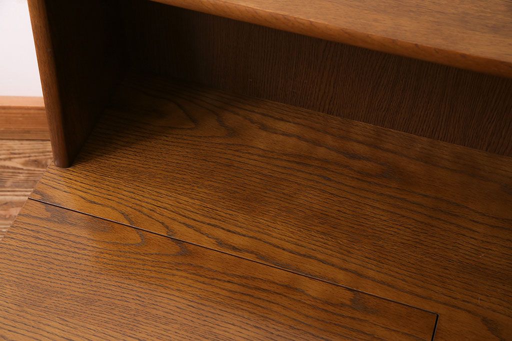 中古　カリモク　シンプルなデザインの収納付きコーナーテーブル(サイドテーブル)