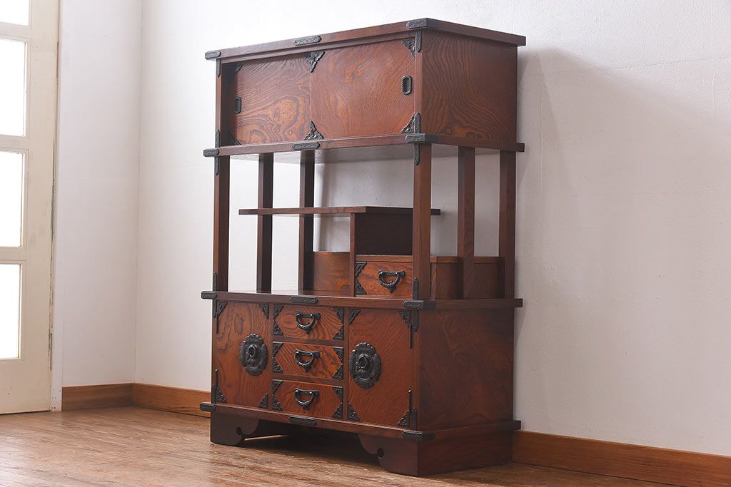中古 伝統民芸家具 岩谷堂箪笥　風格のある茶棚(飾り棚、戸棚)(定価約30万円)