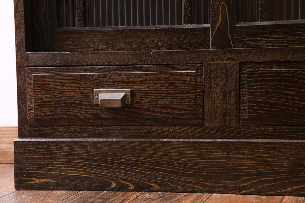 アンティーク家具　昭和初期　モールガラス　ナラ材　落ち着いた雰囲気漂う本箱(収納棚、食器棚)