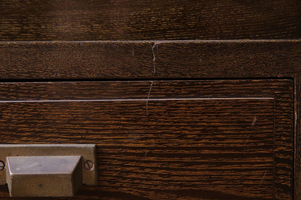 アンティーク家具　昭和初期　モールガラス　ナラ材　落ち着いた雰囲気漂う本箱(収納棚、食器棚)