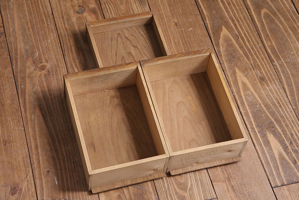 レトロ家具　昭和レトロ　小ぶりで可愛らしいライティングビューロー(デスク、簿記机、在宅ワーク、在宅用子供机)
