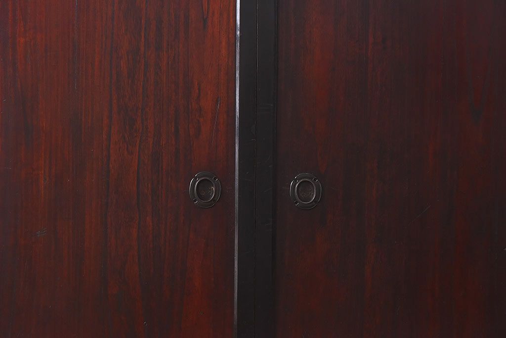 古民具・骨董　桐材　深みのある色合いが魅力的な漆塗りの板戸(建具、引き戸、帯戸)