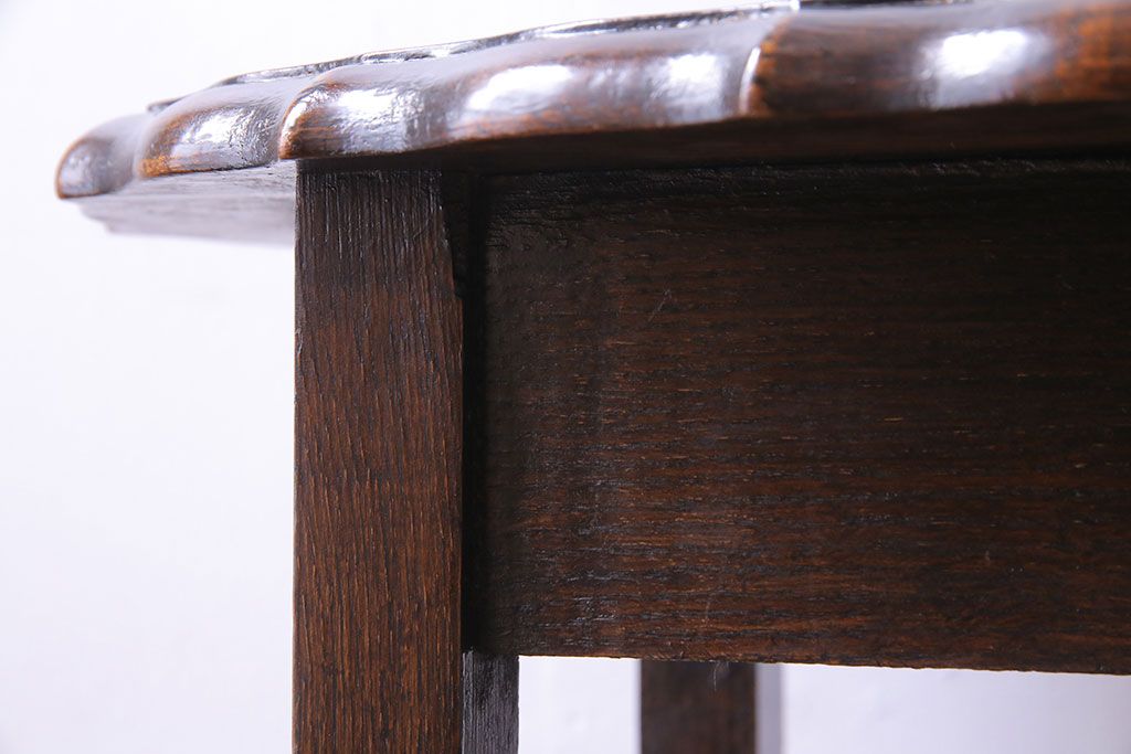 アンティーク雑貨　イギリスアンティーク　ツイストレッグが魅力のサイドテーブル(コーヒーテーブル、オケージョナルテーブル)