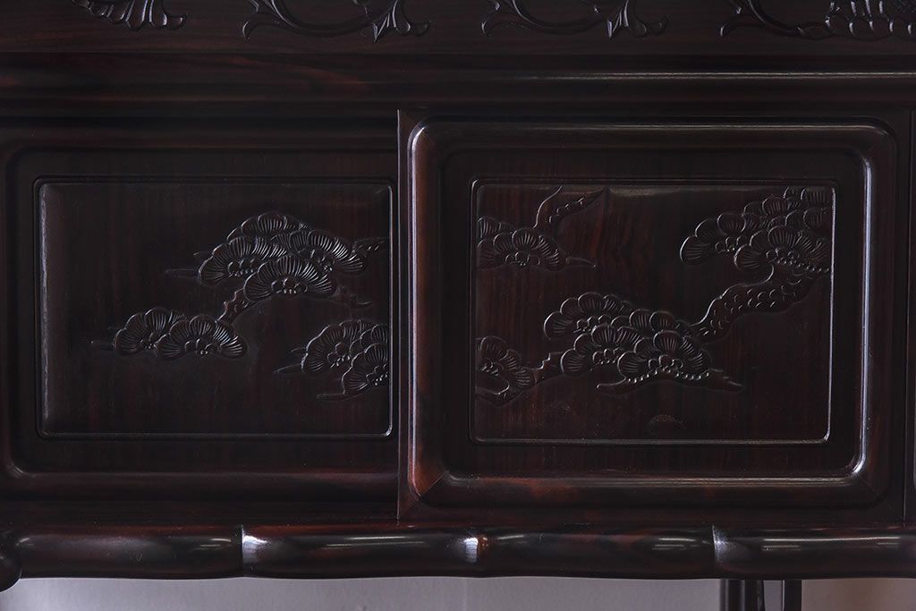 アンティーク家具　黒檀無垢材使用!　高級感と気品漂う飾り棚(茶棚、戸棚)