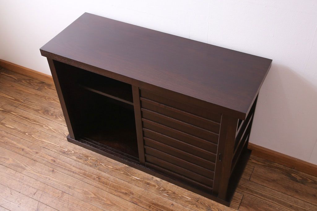 民芸家具　シンプルなデザインの水屋サイドボード(テレビボード、食器棚)