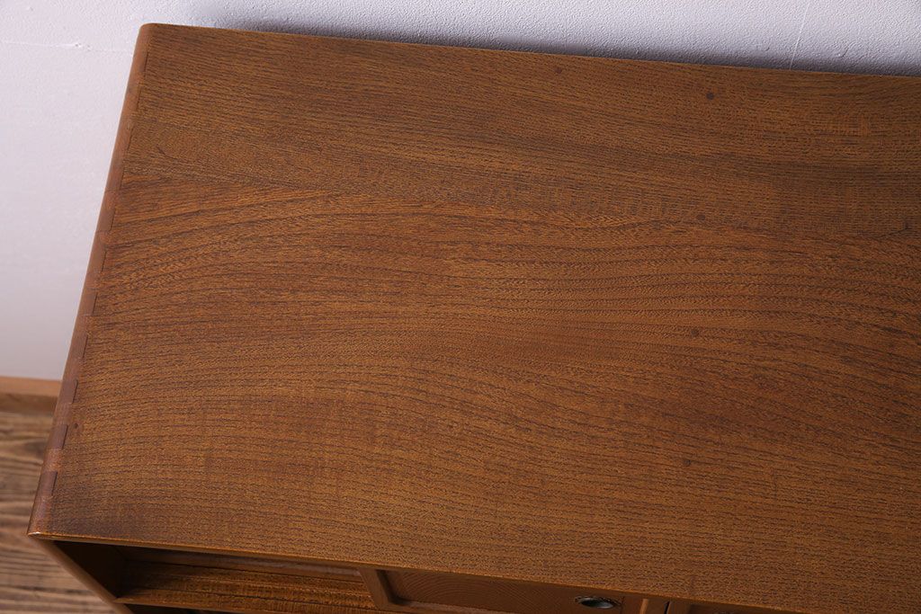 中古美品　結霜ガラスが上品な趣きの茶箪笥(茶棚、食器棚、収納棚)