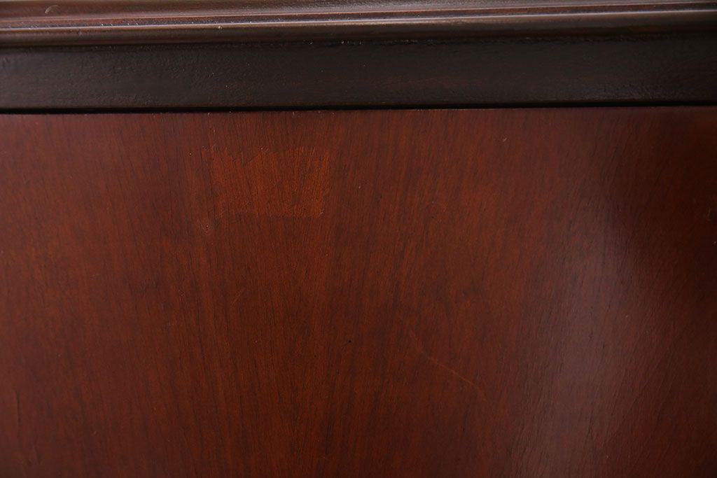 アンティーク家具　イギリスアンティーク　艶やかなマホガニー材が魅力のチェスト(引き出し、ドロワー)