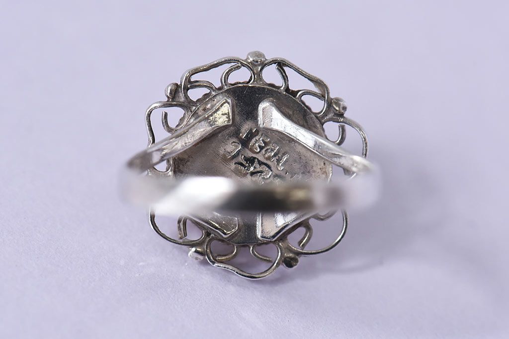 アンティーク雑貨　ビンテージ　花モチーフのシルバーリング(指輪)