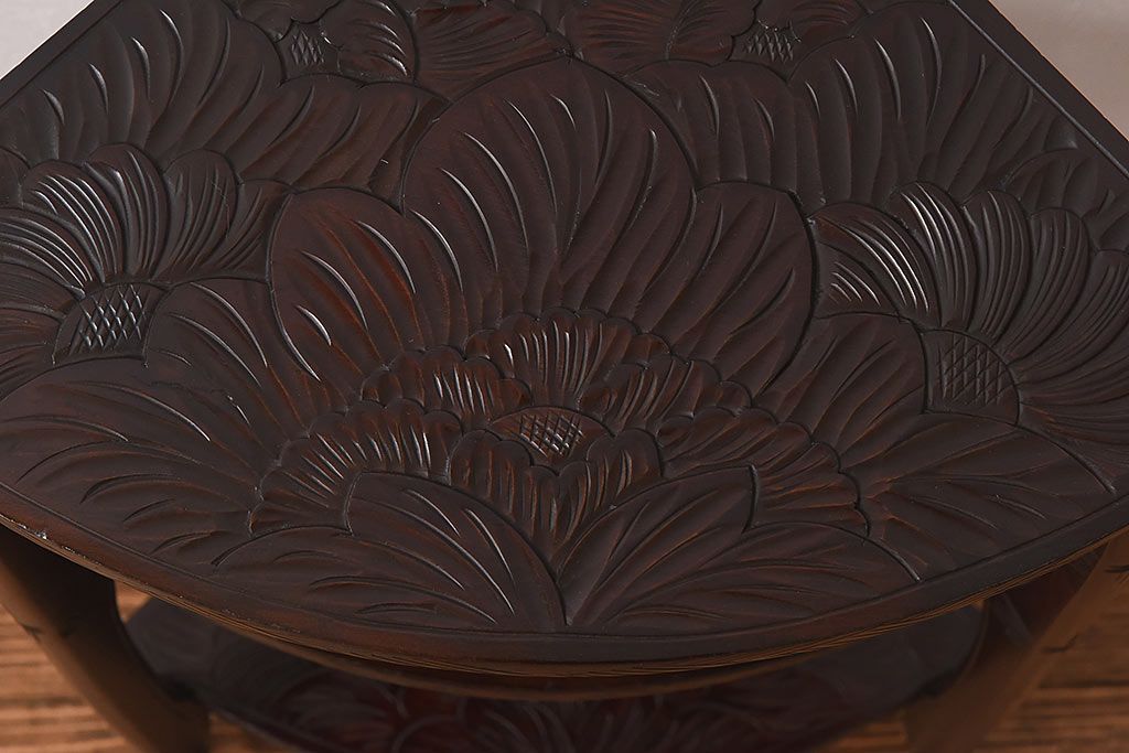 アンティーク雑貨　中古　伝統工芸　日光彫り　花の意匠が美しいコーナーラック(飾り台、花台)(1)