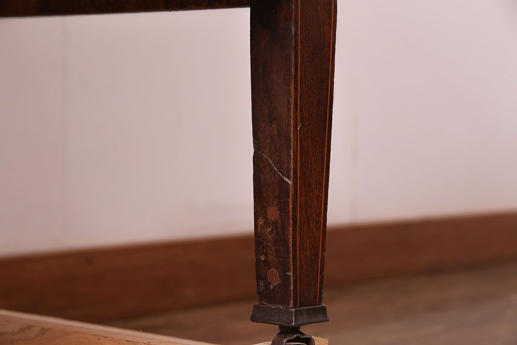 アンティーク家具　イギリスアンティーク　マホガニー材　優雅な佇まいが魅力のドレッサー(鏡台、化粧台、チェスト、引き出し)