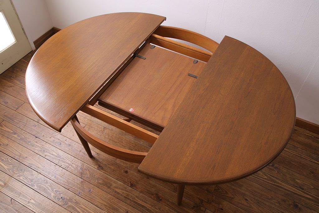 アンティーク家具　G-PLAN(ジープラン)　あたたかな雰囲気が魅力のエクステンションテーブル(伸張式机、ダイニングテーブル、ラウンドテーブル)