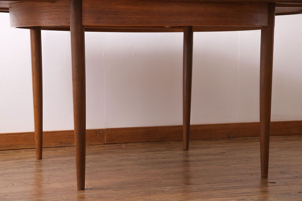 アンティーク家具　G-PLAN(ジープラン)　あたたかな雰囲気が魅力のエクステンションテーブル(伸張式机、ダイニングテーブル、ラウンドテーブル)