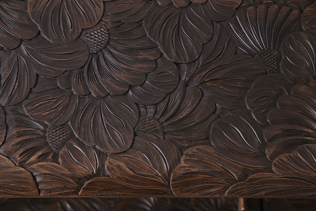 中古　伝統工芸　日光彫りが細部まで施された飾り棚(違い棚)