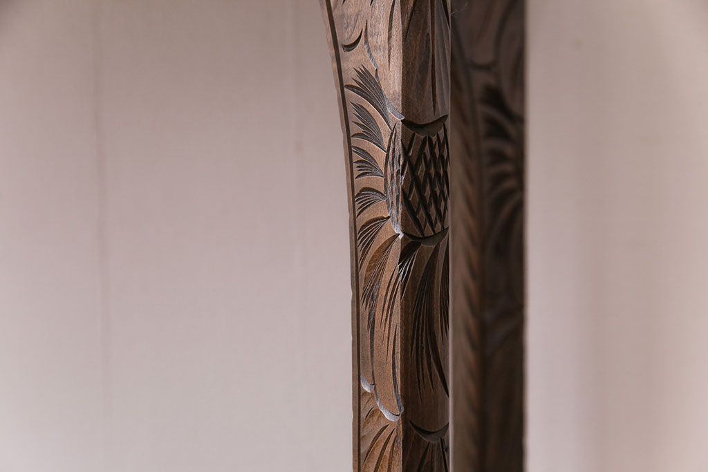 中古　伝統工芸　日光彫りが細部まで施された飾り棚(違い棚)