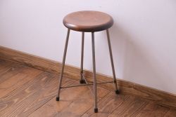 アンティーク雑貨　ラフジュ工房オリジナル　シンプルな細身の鉄脚が魅力の丸スツール(椅子、チェア)(2)
