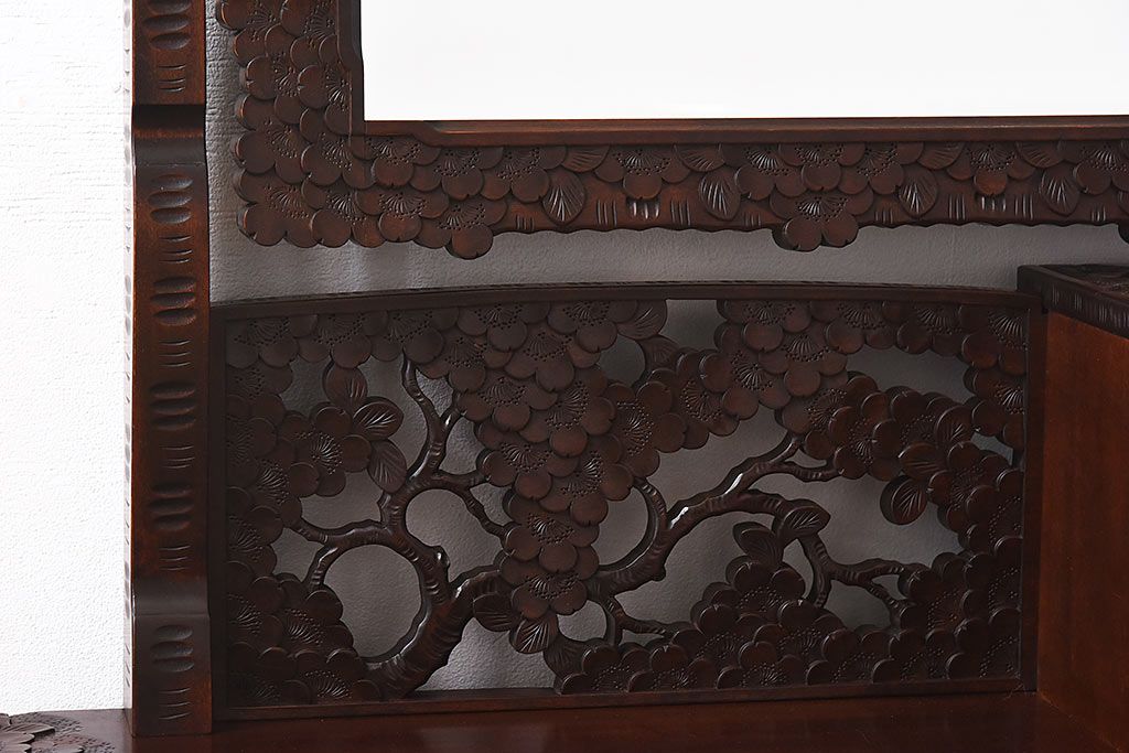 アンティーク家具　伝統工芸　軽井沢彫り　透かし彫りが目を引くドレッサー(鏡台)