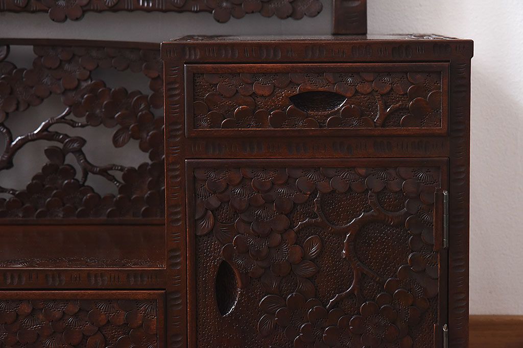 アンティーク家具　伝統工芸　軽井沢彫り　透かし彫りが目を引くドレッサー(鏡台)
