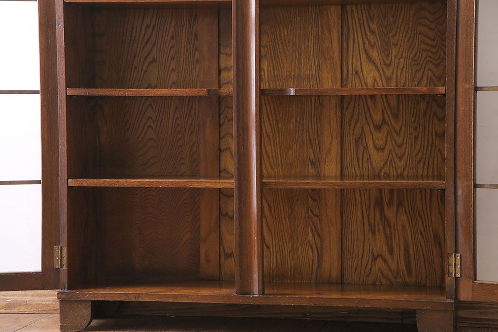 英国家具　オーク材　木のぬくもりを感じる小振りのブックケース(本箱、収納棚、飾り棚、キャビネット)
