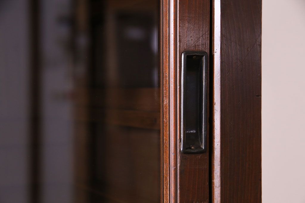 アンティーク家具　和製アンティーク　堂々とした佇まいの二段重ねガラス戸棚(収納棚、食器棚、飾り棚、ショーケース)