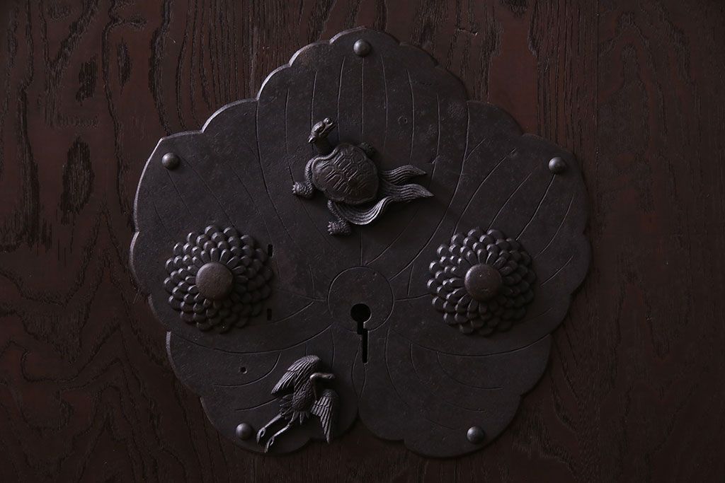 和製アンティーク　金具がアクセントのモダンな蔵戸(引き戸、建具、玄関戸)