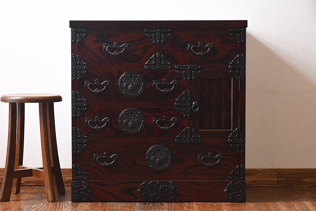 展示美品　岩谷堂箪笥　NO.630　桐文様　銀河8号　中型タンス(整理箪笥、チェスト、桐箪笥、桐たんす)