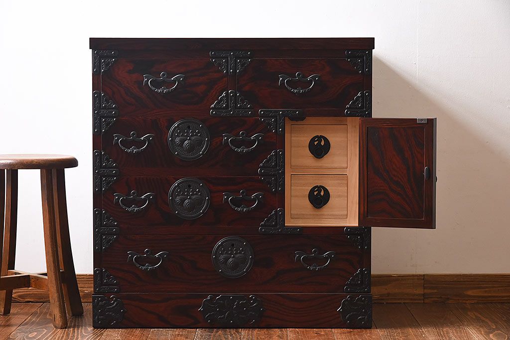 展示美品　岩谷堂箪笥　NO.630　桐文様　銀河8号　中型タンス(整理箪笥、チェスト、桐箪笥、桐たんす)