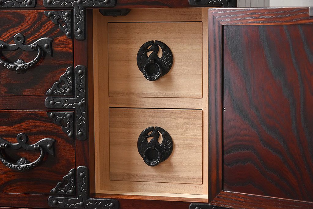 展示美品　岩谷堂箪笥　NO.630　桐文様　銀河8号　中型タンス(整理箪笥、チェスト、桐箪笥、桐たんす)