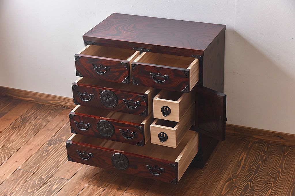 展示美品　岩谷堂箪笥　NO.630　桐文様　銀河8号　中型タンス(整理箪笥、チェスト、桐箪笥、桐たんす)