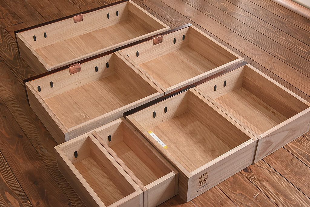 展示美品　岩谷堂箪笥　NO.630　桐文様　銀河8号　中型タンス(整理箪笥、チェスト、桐箪笥、桐たんす)