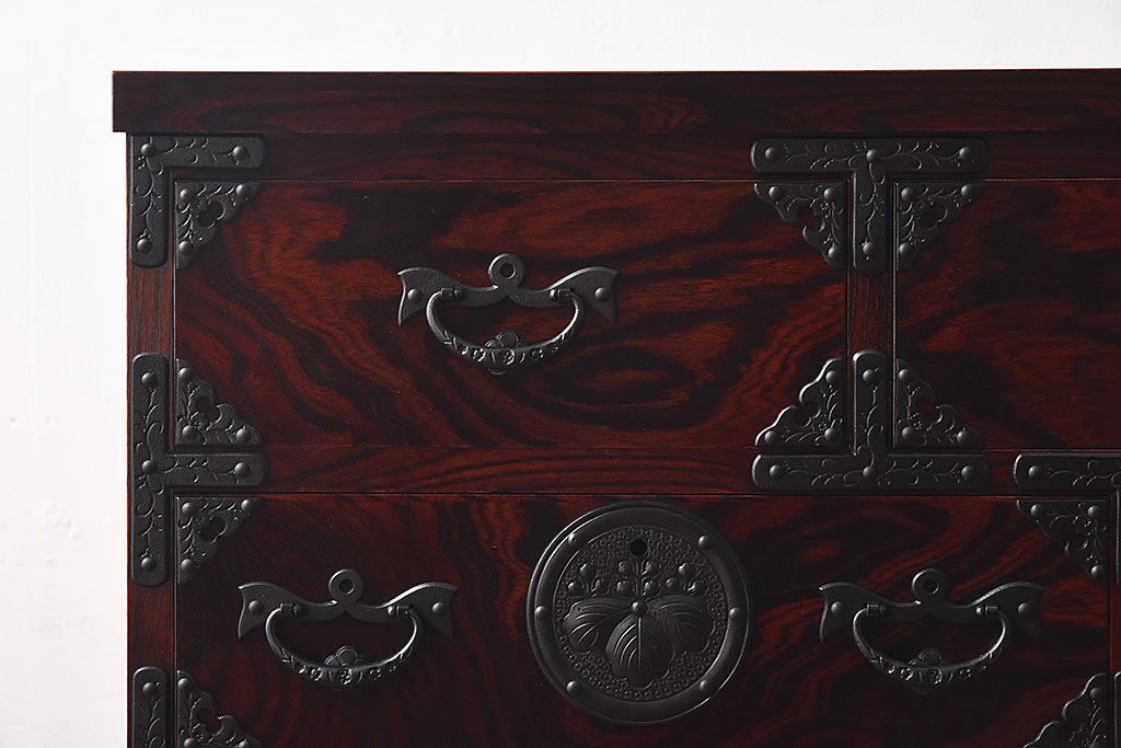 展示美品　岩谷堂箪笥　NO.630　桐文様　銀河8号　中型タンス(整理箪笥、チェスト、桐箪笥、桐たんす)