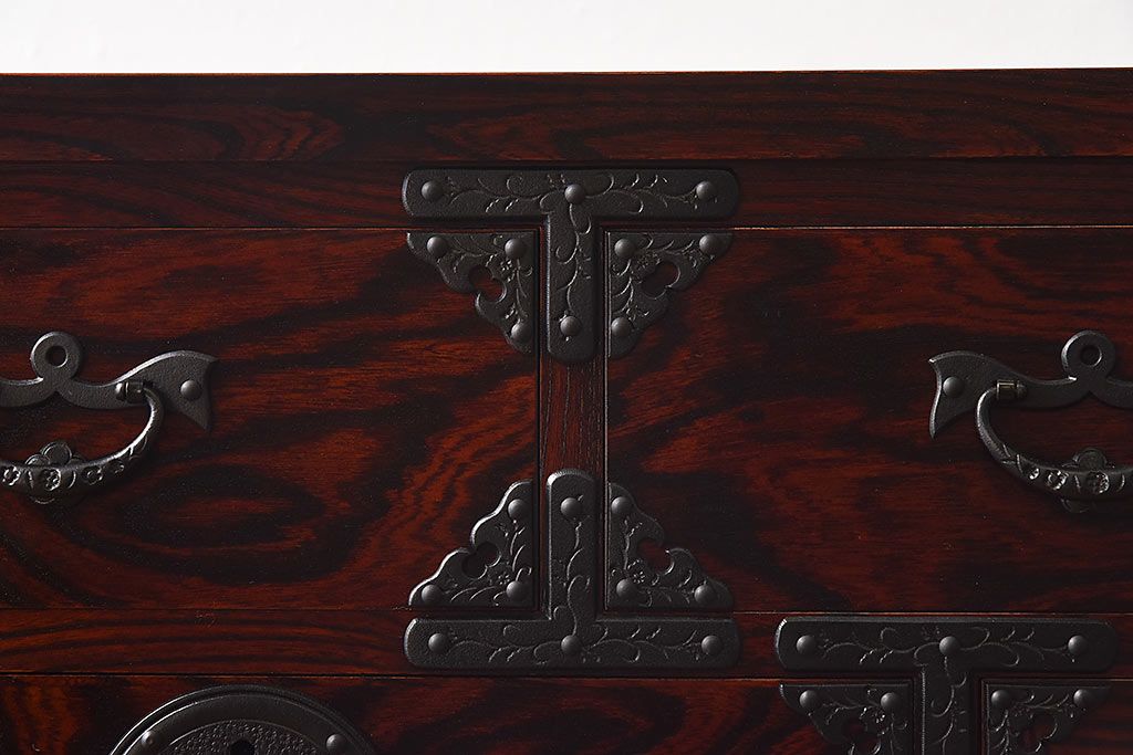 展示美品　岩谷堂箪笥　NO.630　桐文様　銀河8号　中型タンス(整理箪笥、チェスト、桐箪笥、桐たんす)
