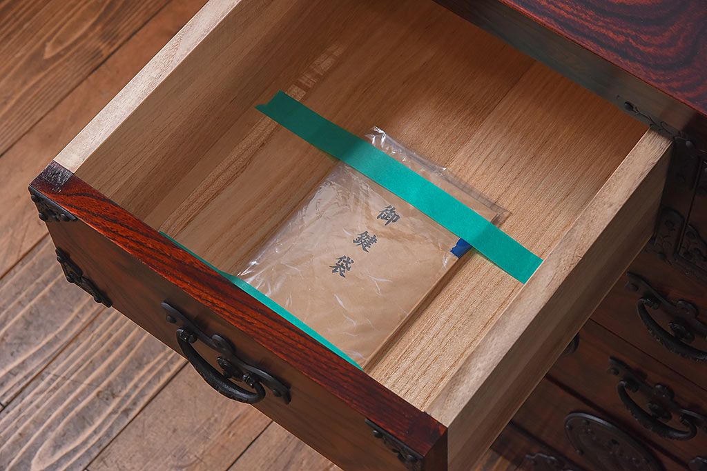 展示美品　岩谷堂箪笥　NO.630　桐文様　銀河8号　中型タンス(整理箪笥、チェスト、桐箪笥、桐たんす)