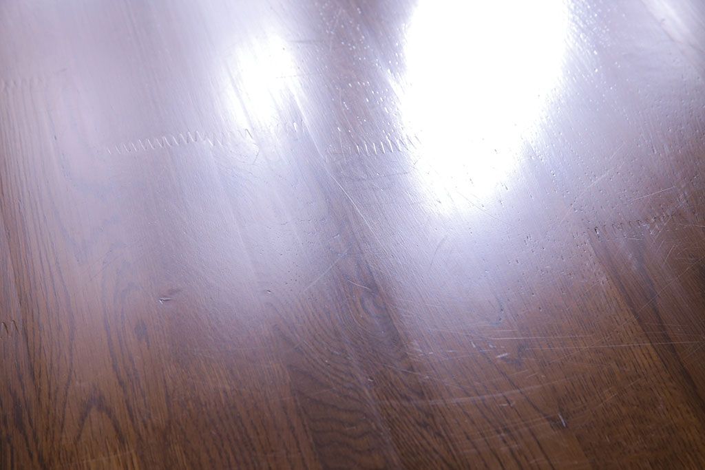 中古　飛騨産業　キツツキマーク　ぬくもりを感じるナラ材のダイニングテーブル