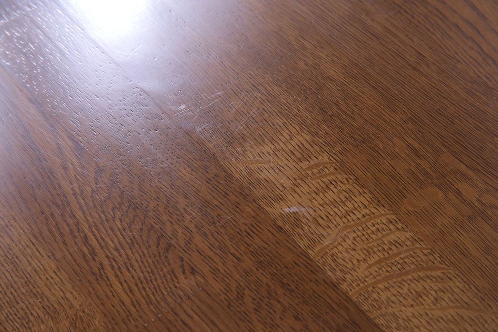中古　飛騨産業　キツツキマーク　ぬくもりを感じるナラ材のダイニングテーブル
