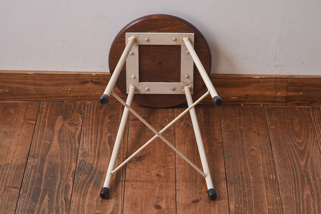 アンティーク雑貨　ラフジュ工房オリジナル　ナチュラルペイントが愛らしい鉄脚丸スツール(椅子、チェア)(2)