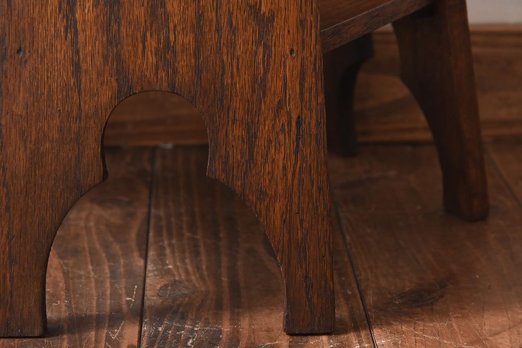 アンティーク雑貨　イギリスアンティーク　テーブルとしても格好いいシックなスツール(サイドテーブル、飾り台)