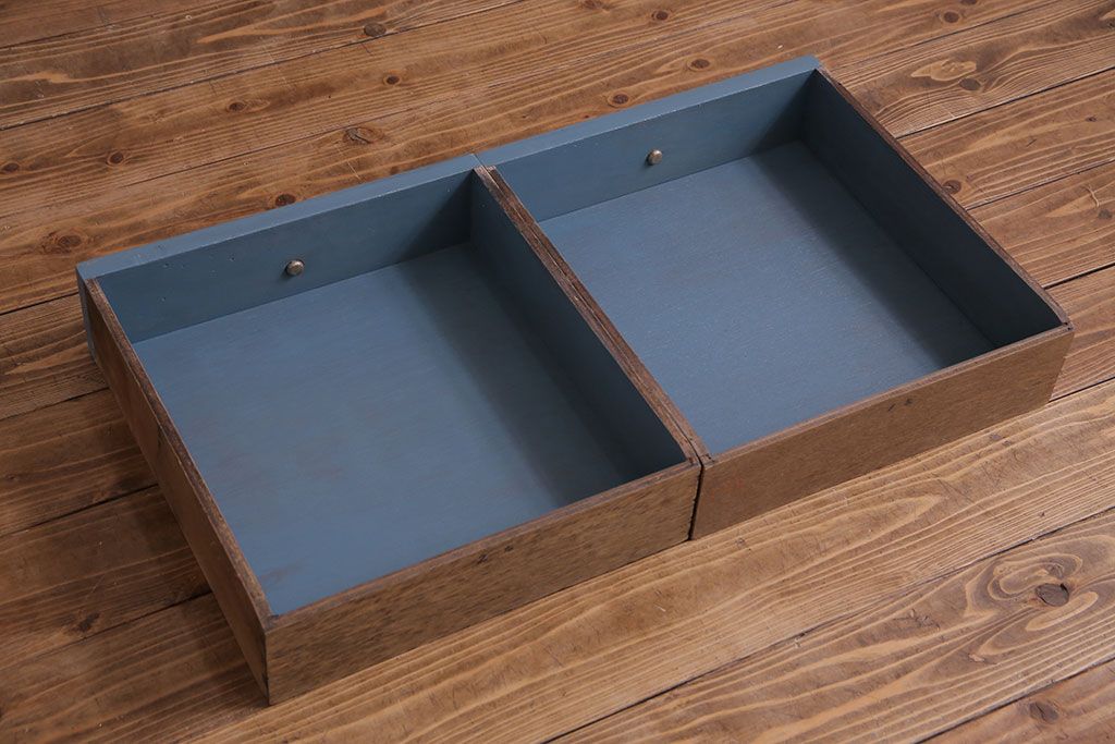 ペイント家具　飾り棚がおしゃれなイギリスビンテージの食器棚(収納棚、戸棚、キャビネット)