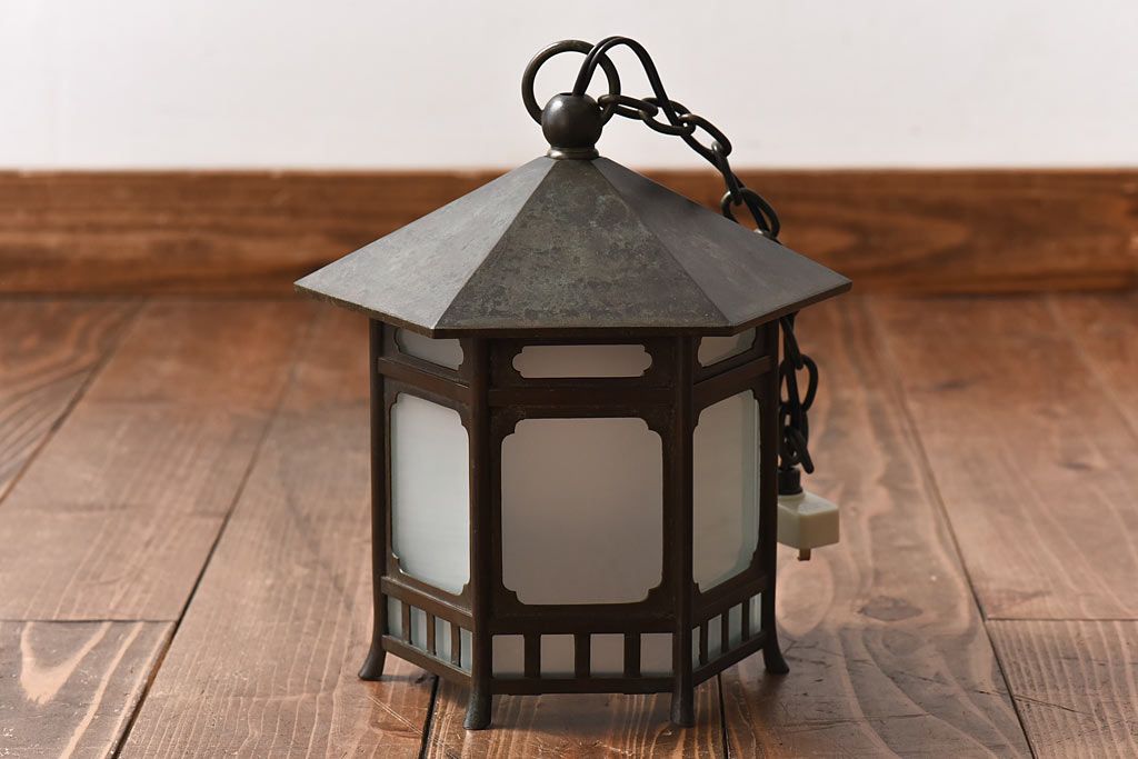 古民具　上品な佇まいの銅製吊り灯篭(天井照明、吊り下げ照明)