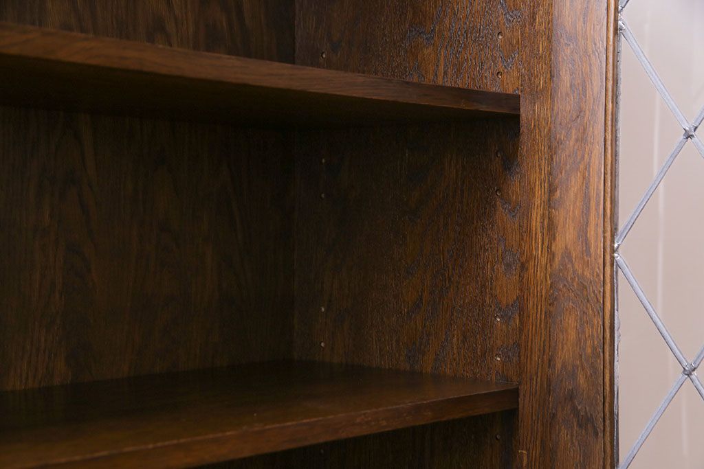 中古　イギリス家具　上品なアンティーク調のブックケース(キャビネット、本箱、収納棚)
