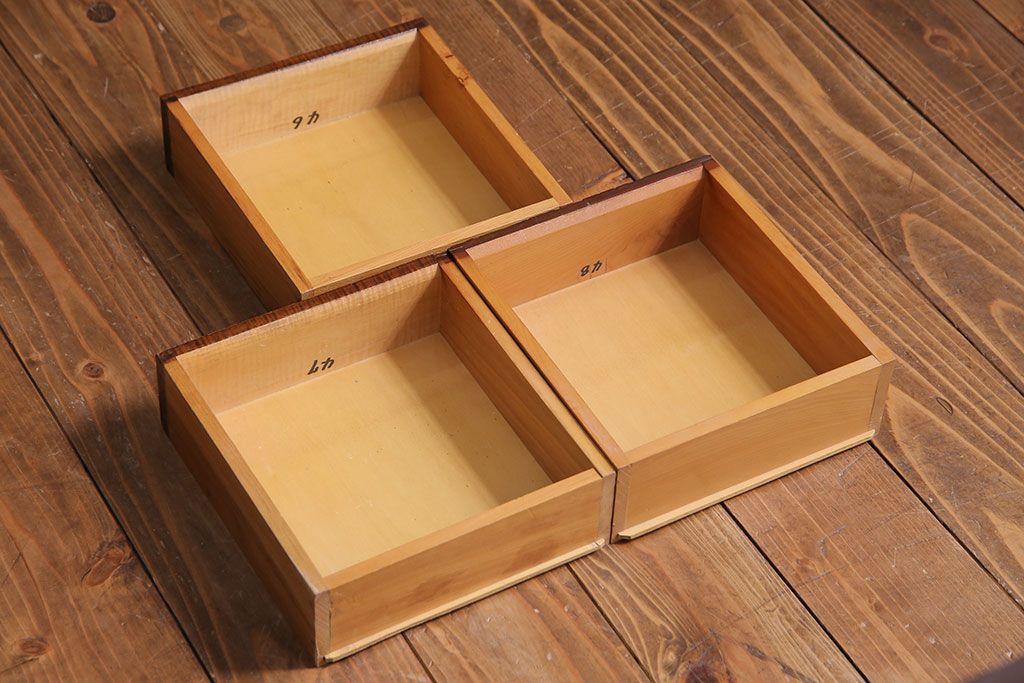 ヴィンテージ家具　ビンテージ　伝統工芸 軽井沢彫りの小引き出し