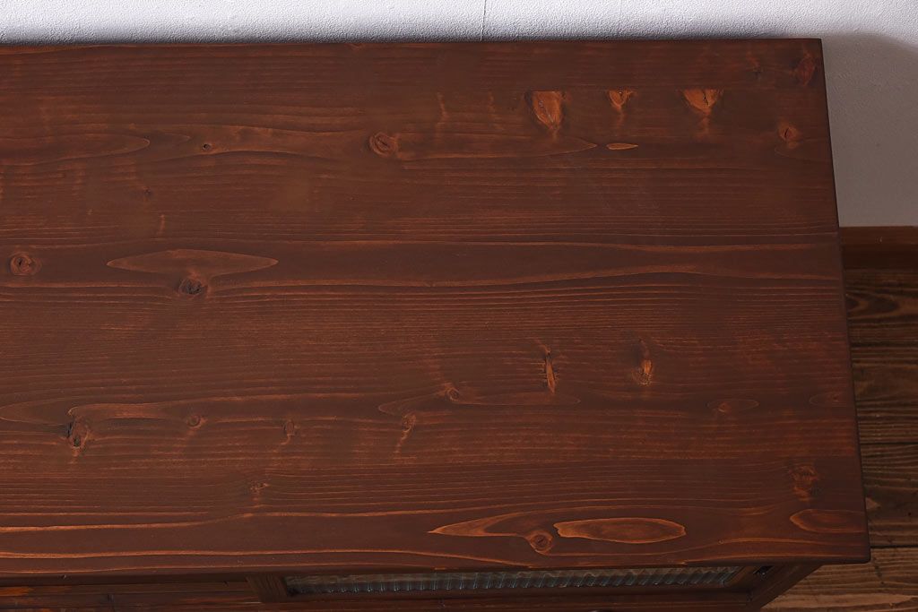 レトロ家具　昭和レトロ　温かな味わいのあるリメイク時代箪笥ローボード(サイドチェスト、戸棚)