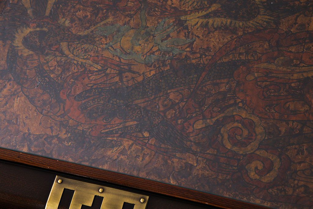 アンティーク雑貨　中古　海外製　ニレ材　重厚な佇まいが目を引くトランクケース(衣装箱、銭箱、センターテーブル)(定価約20万円)