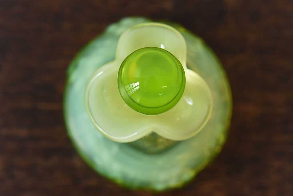 ウランガラス 香水瓶 気泡 プレスガラス アンティーク