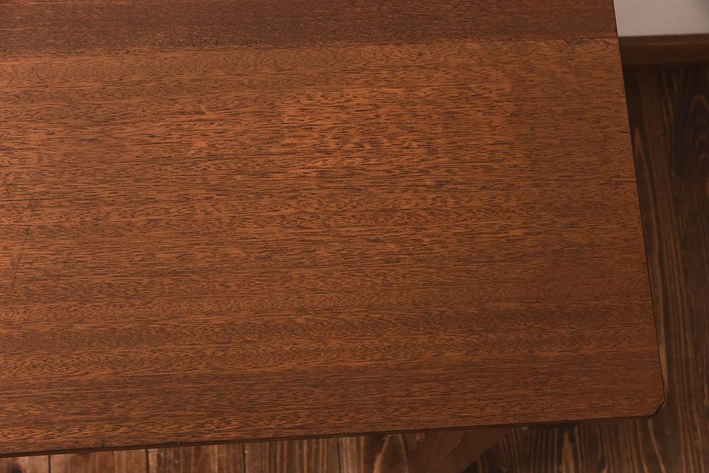 アンティーク家具　昭和中期　ラワン材　シンプルなデザインの平机(デスク)