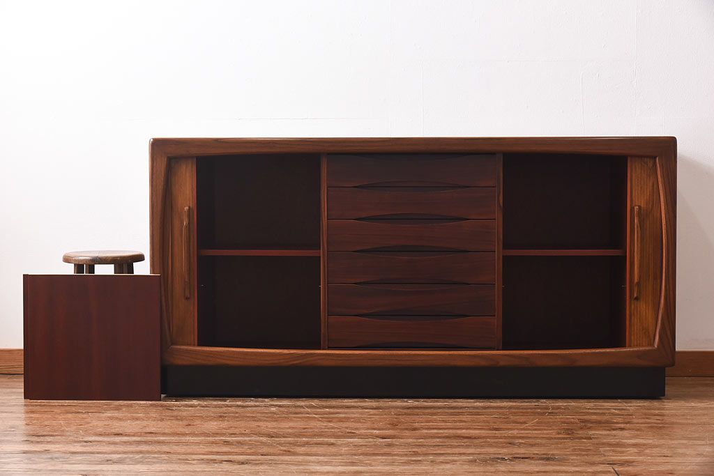 ヴィンテージ家具 北欧ビンテージ dyrlund(デューロン)社 蛇腹式 ヴィンテージ家具 北欧ビンテージ dyrlund(デューロン)社 蛇腹式