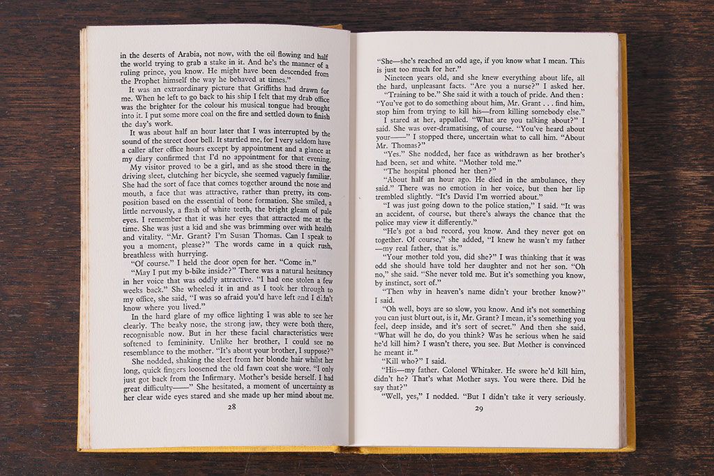 アンティーク雑貨　イギリスアンティーク　古い趣が魅力的な本(洋書、古書、英字本)3冊セット(1)