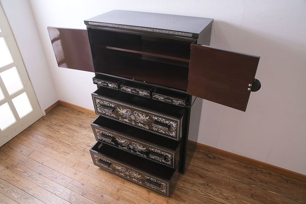 中古　韓国家具　存在感抜群の螺鈿細工チェスト(衣装タンス、戸棚)(定価約200万円)